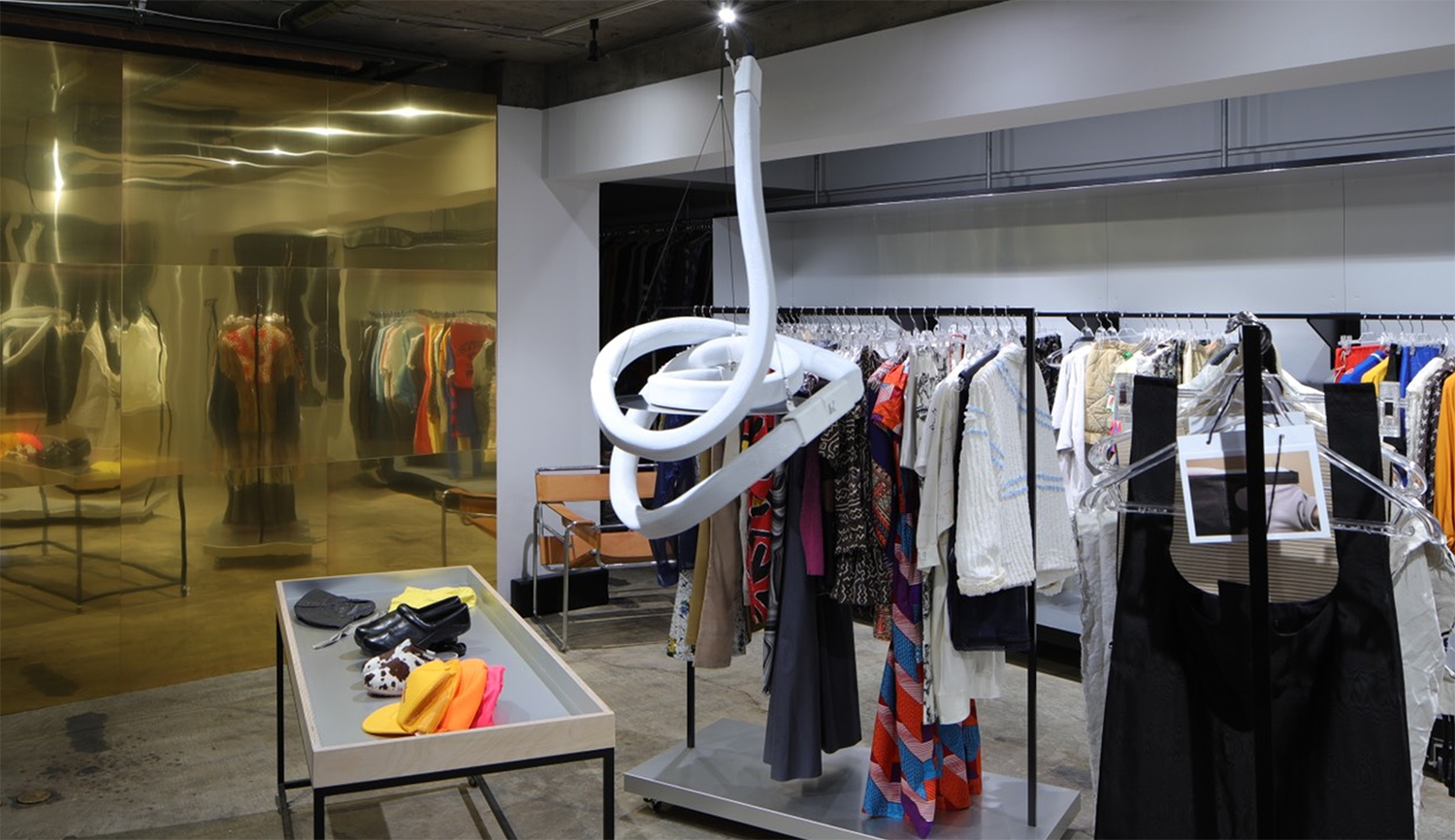 K-array Anakonda 設置事例 店舗