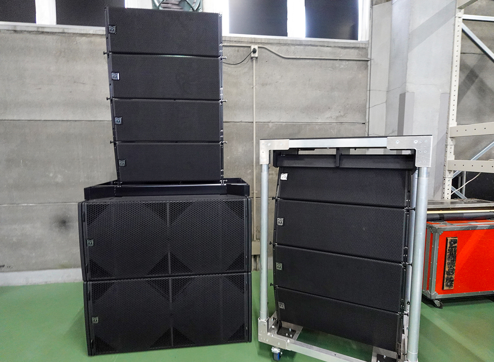 株式会社大城音響事務所　Martin Audio WPSをスタックした状態